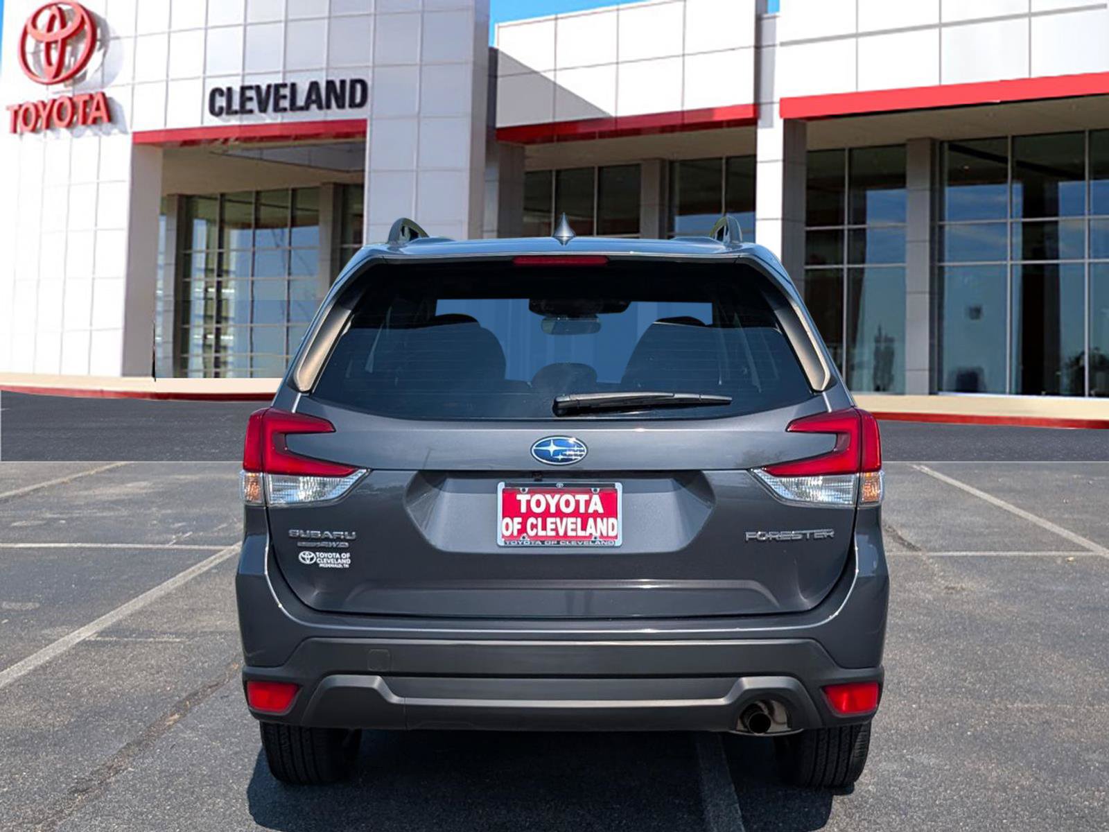 Used 2023 Subaru Forester Premium AWD/4WD image 6