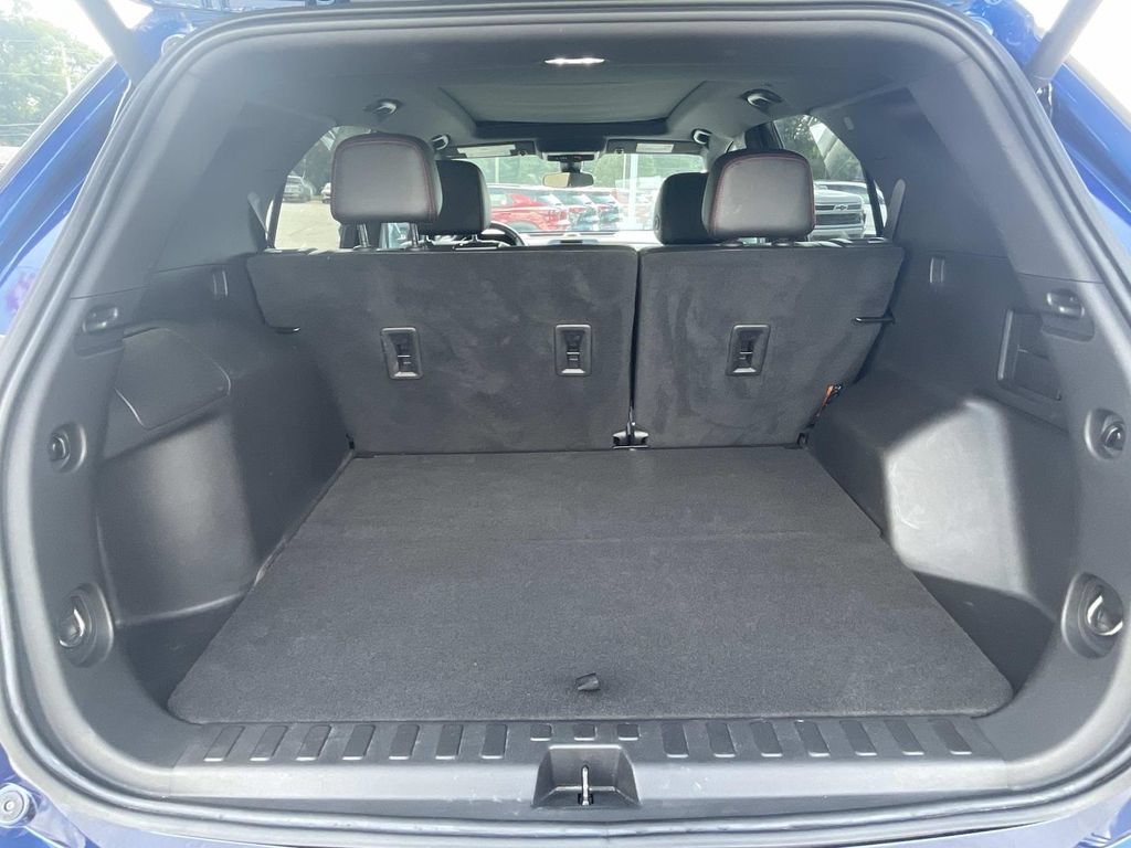 Used 2023 Chevrolet Equinox RS w/ RS Leather Package FWD image 8