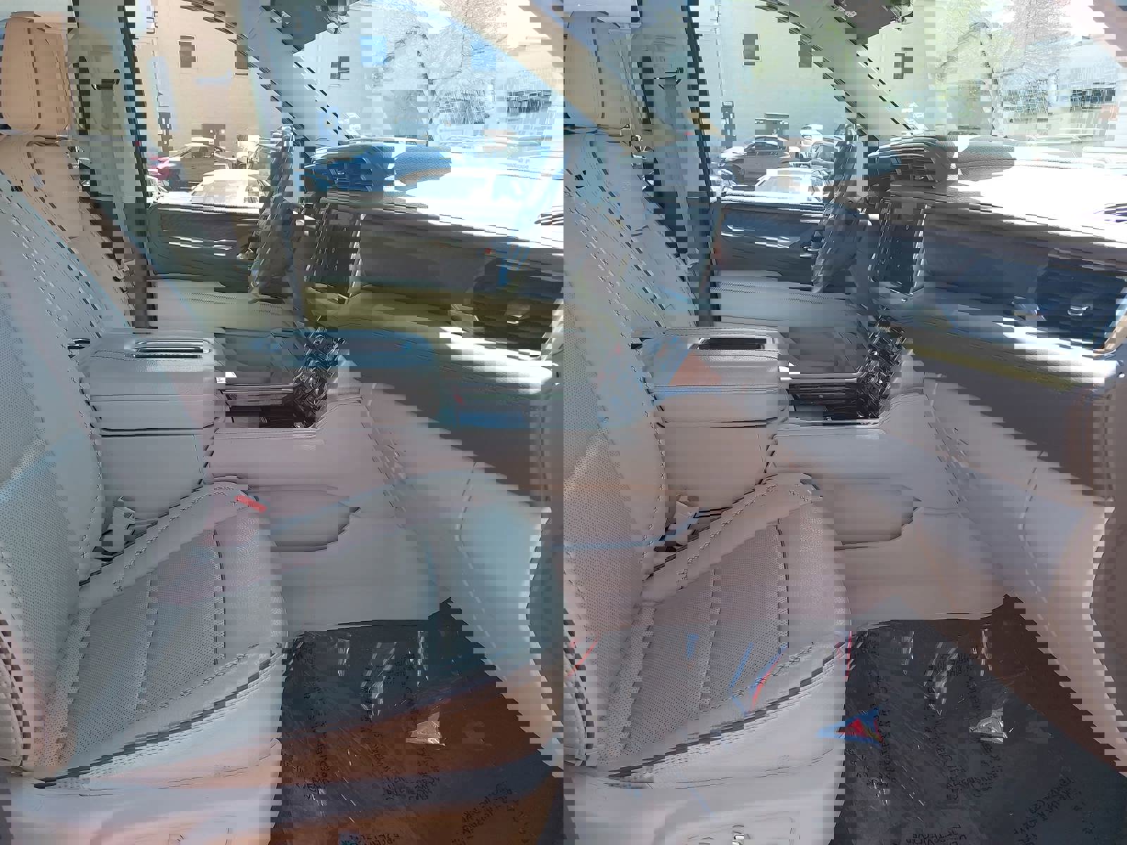 Used 2022 GMC Yukon Denali w/ Denali Premium Package image 10