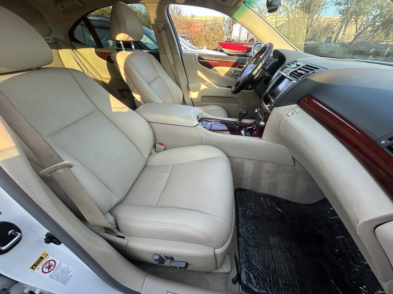 Used 2010 Lexus LS 460 AWD image 17