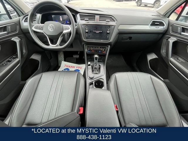 Certified 2023 Volkswagen Tiguan SE w/ Panoramic Sunroof Package AWD/4WD image 16