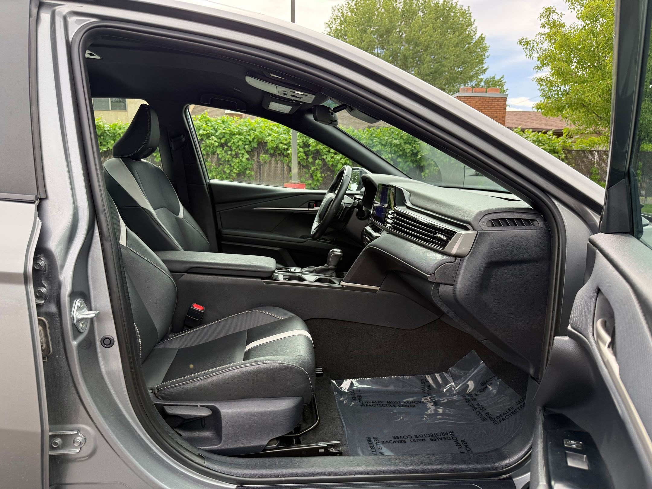 Used 2025 Toyota Camry SE FWD image 29