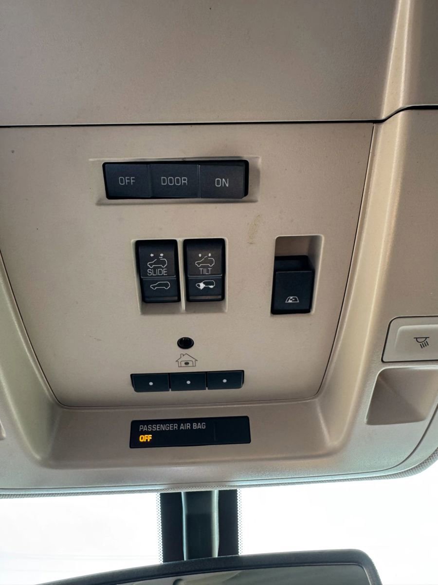 Used 2014 Chevrolet Silverado 1500 High Country image 14