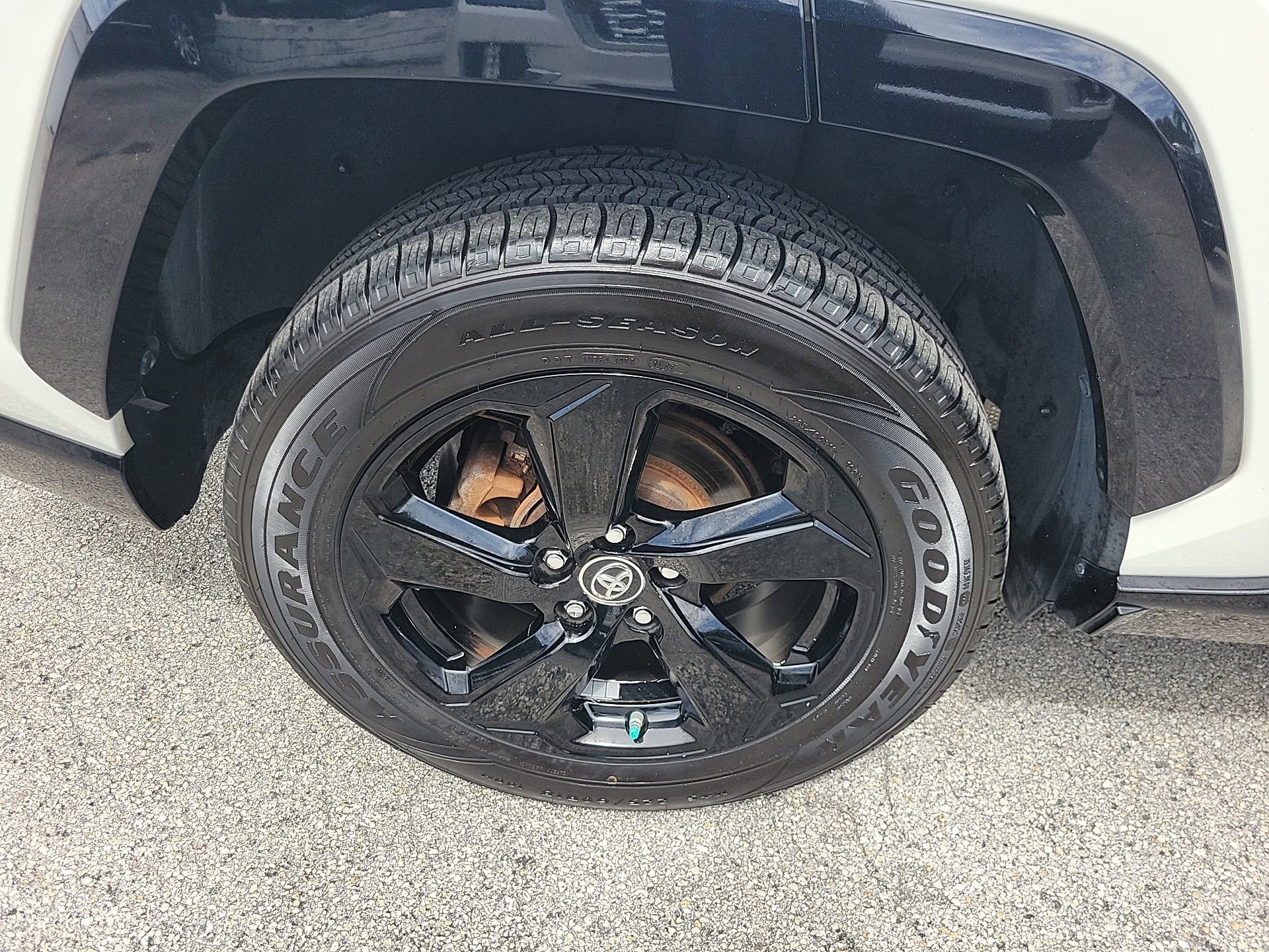 Used 2019 Toyota RAV4 XSE w/ XSE Weather Package AWD/4WD image 8