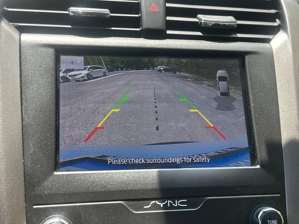 Used 2020 Ford Fusion SE FWD image 24
