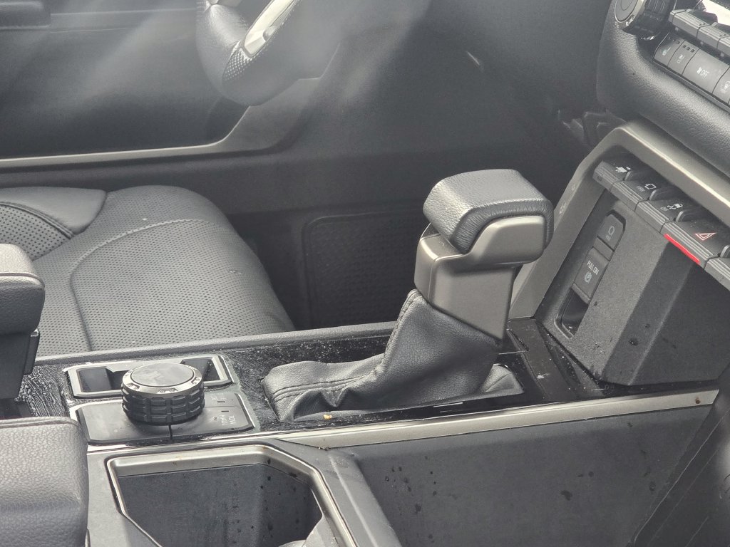Used 2024 Toyota Tundra Limited AWD/4WD image 18