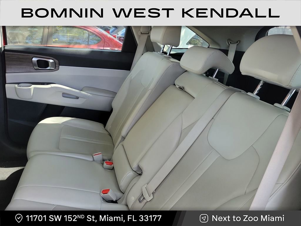 Used 2022 Kia Sorento S image 11