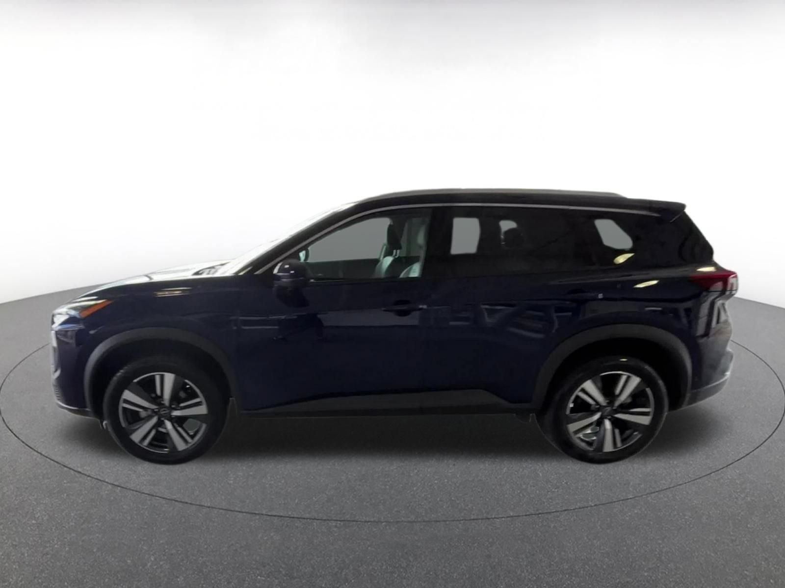 Used 2026 Nissan Rogue SL FWD image 8