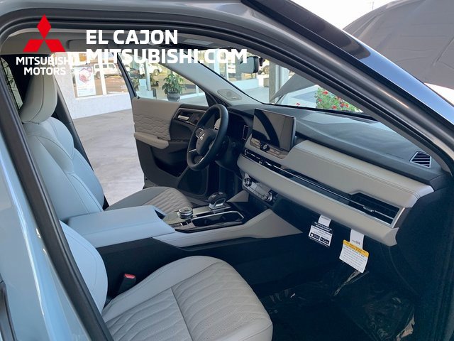 New 2025 Mitsubishi Outlander SEL image 27