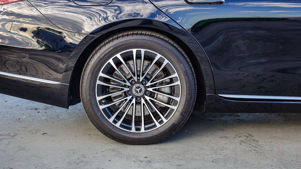 Used 2024 Mercedes-Benz S 580 4MATIC Sedan image 11