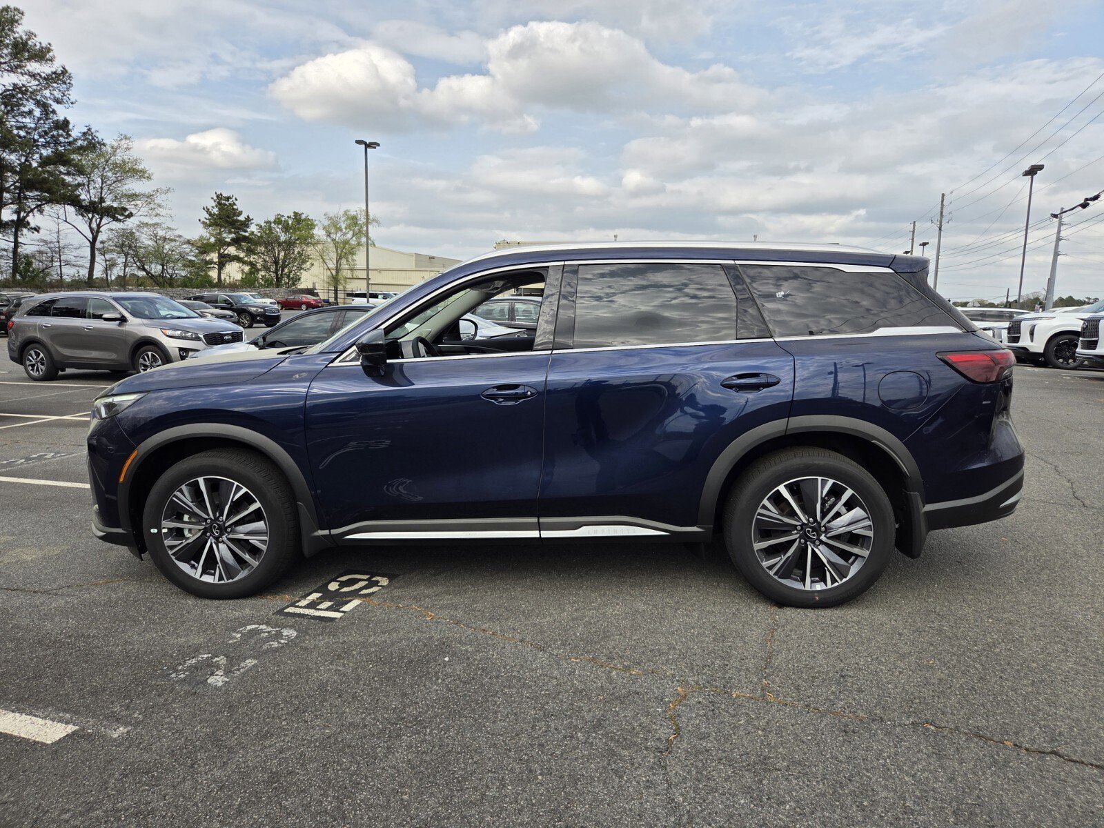 New 2026 INFINITI QX60 Luxe w/ Cargo Package image 9