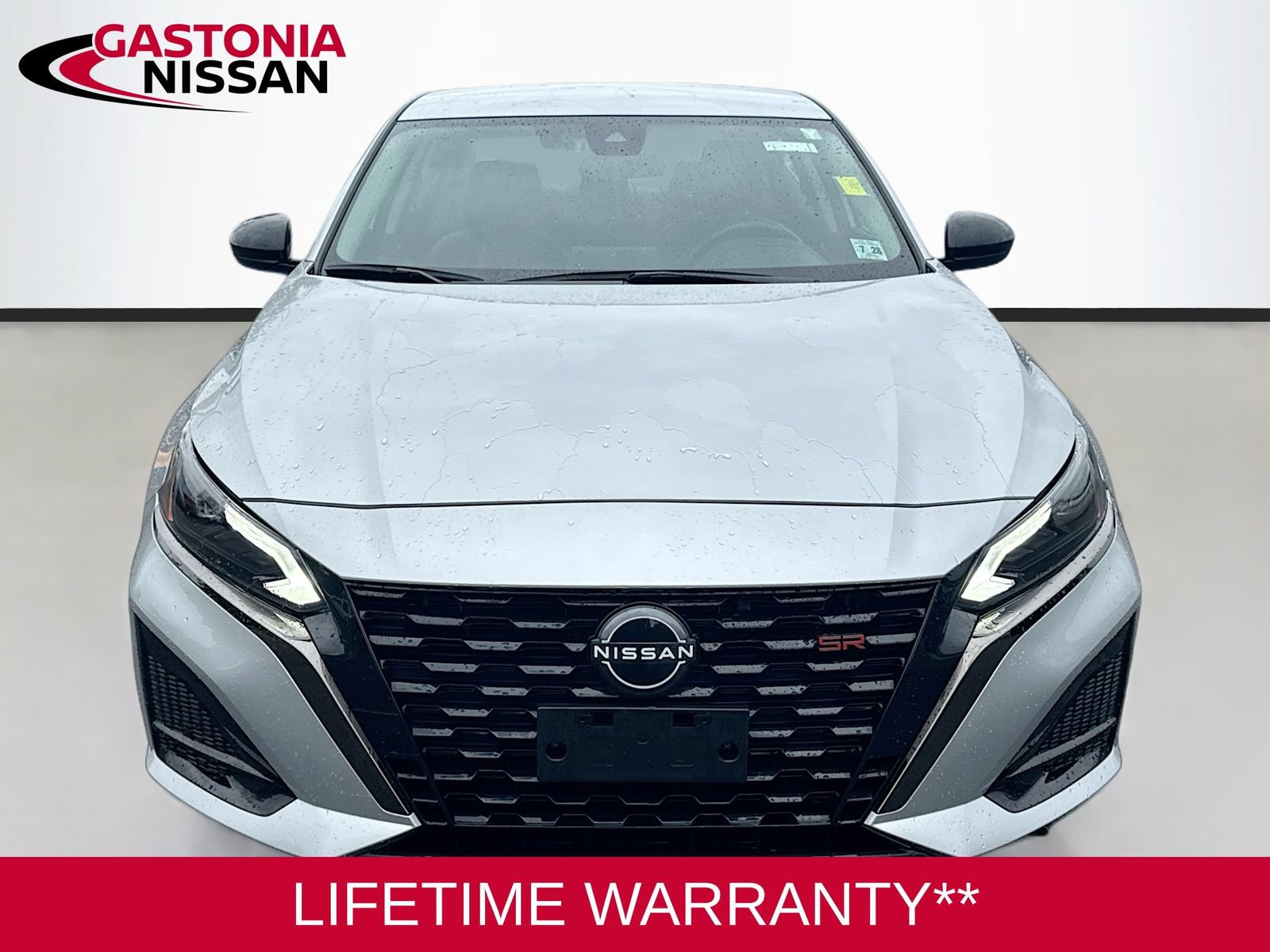 Used 2023 Nissan Altima 2.5 SR AWD/4WD image 2