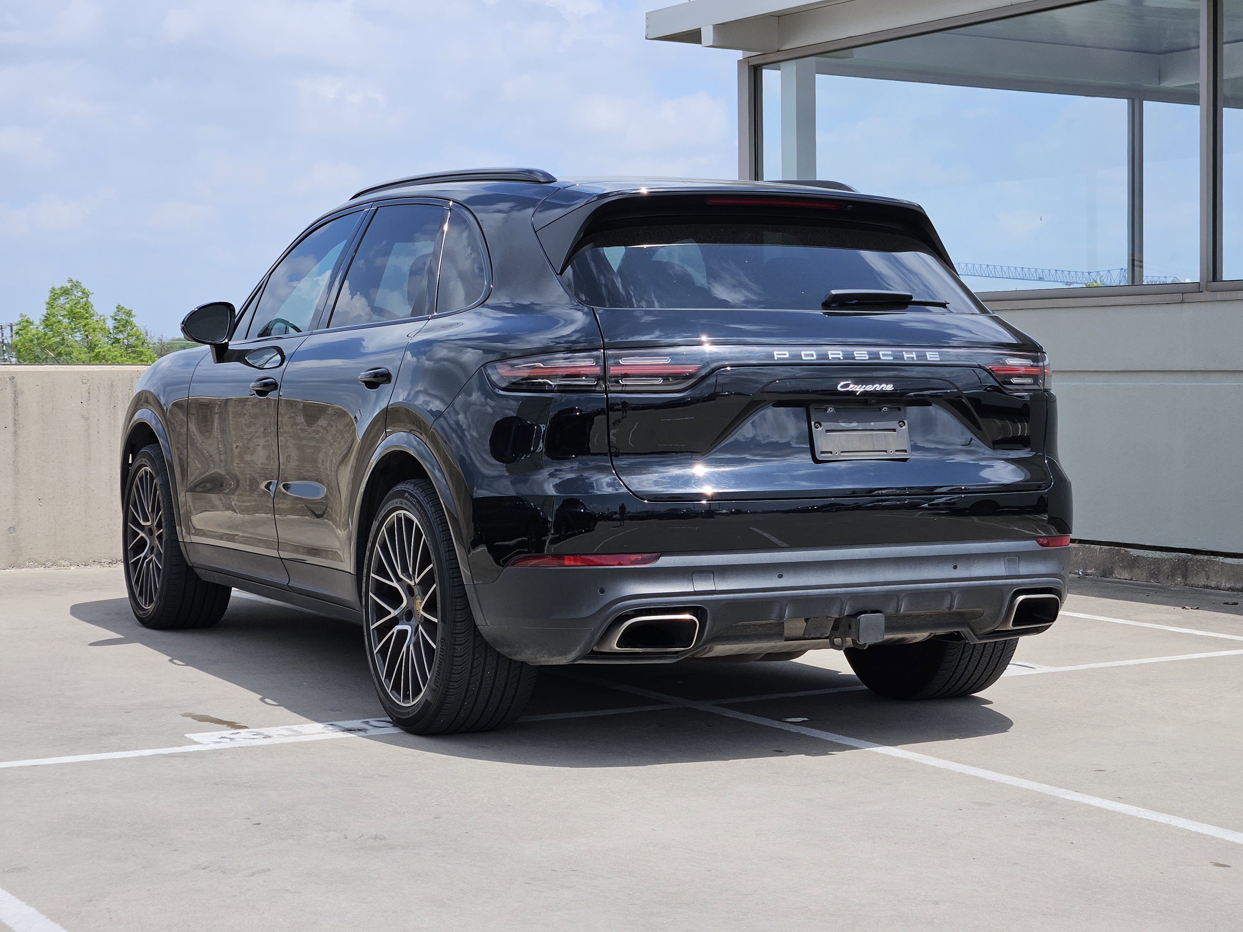 Certified 2023 Porsche Cayenne image 3