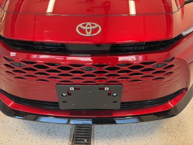 New 2025 Toyota Crown Signia image 8