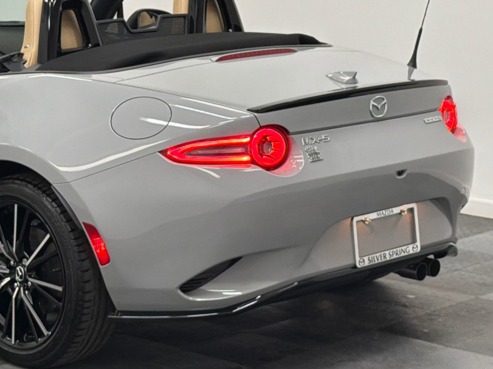 Used 2024 MAZDA MX-5 Miata Grand Touring w/ Appearance Package image 8
