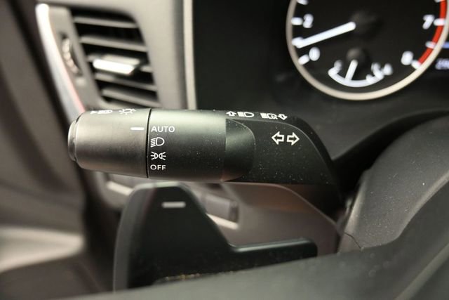 Used 2025 Nissan Rogue SV AWD/4WD image 27