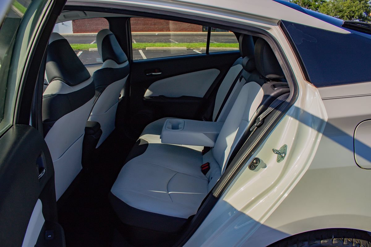 Used 2016 Toyota Prius Four FWD image 14