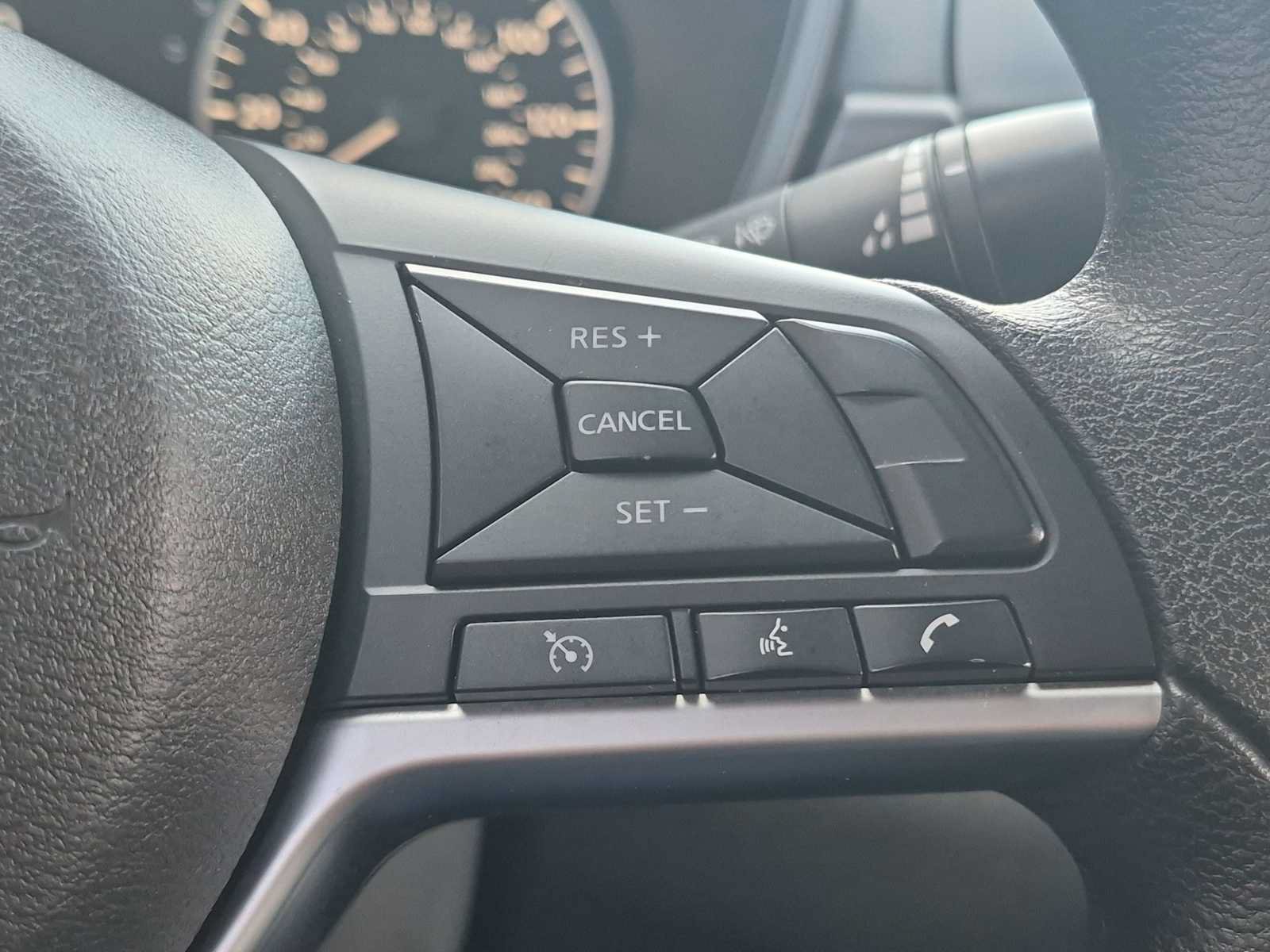 Used 2024 Nissan Altima 2.5 SV FWD image 24