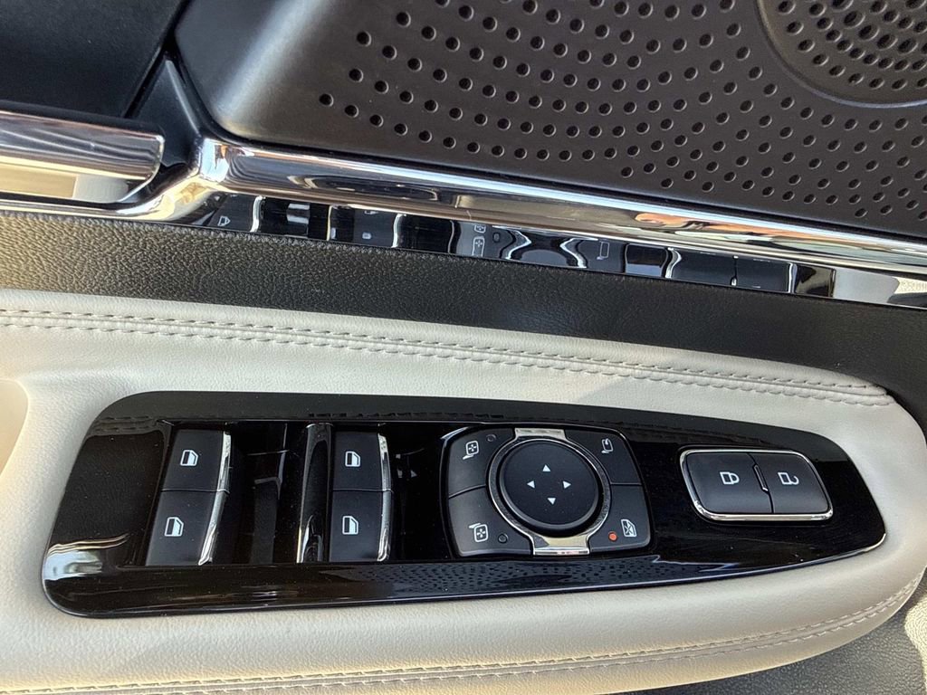 New 2026 Lincoln Corsair Premiere image 19