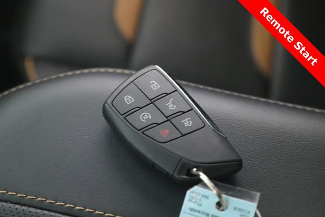 Used 2024 GMC Yukon AT4 w/ Technology Package image 3