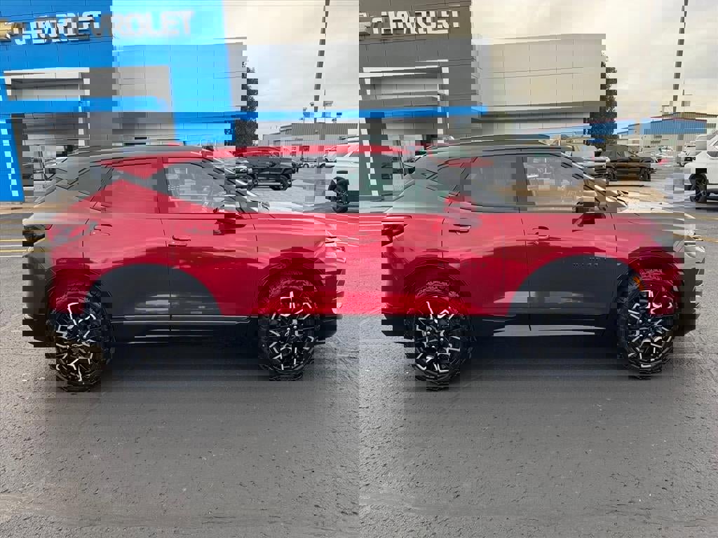 Certified 2023 Chevrolet Blazer RS w/ Driver Confidence II Package image 2