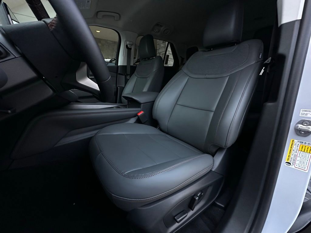 New 2026 Ford Explorer Active w/ Active Comfort Package RWD image 38