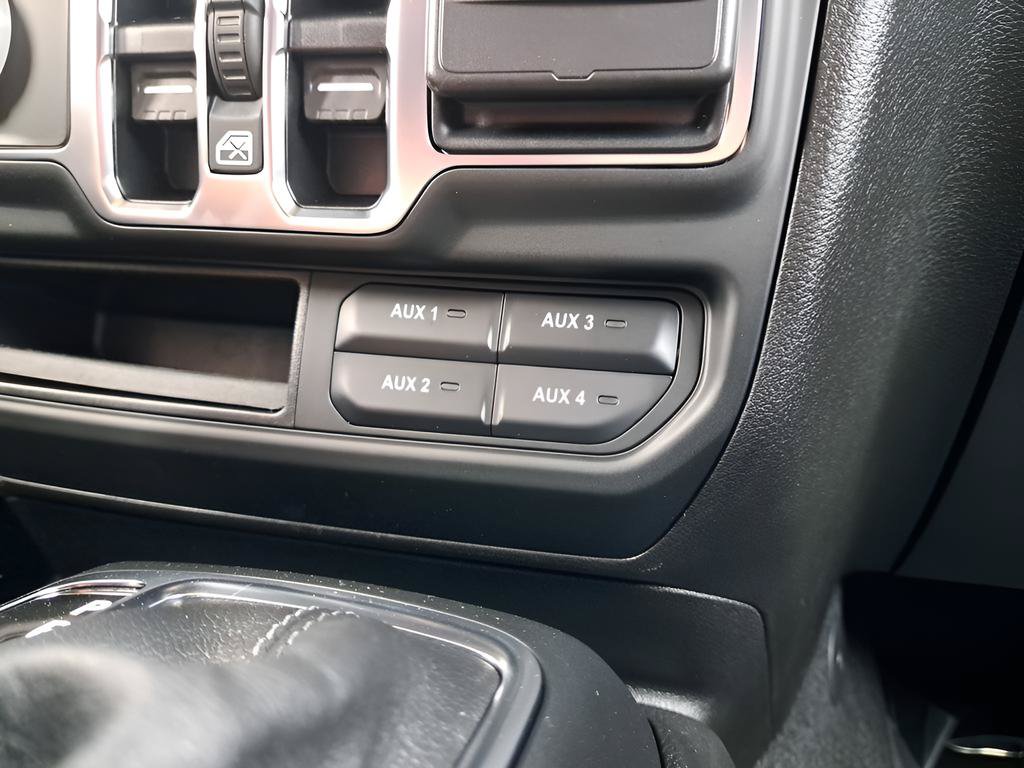 New 2025 Jeep Gladiator Sport AWD/4WD image 27