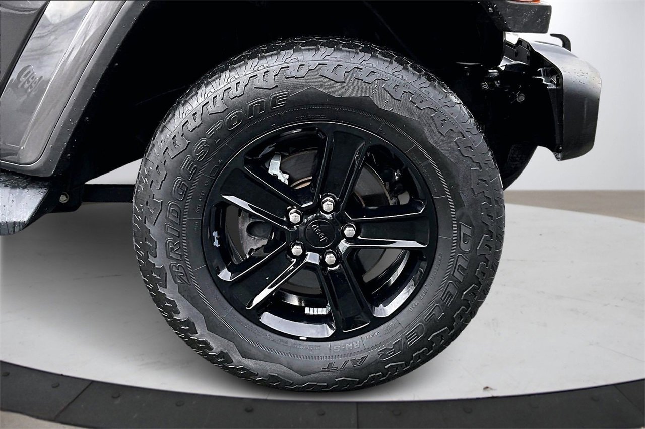 Certified 2021 Jeep Wrangler Unlimited Sahara image 32