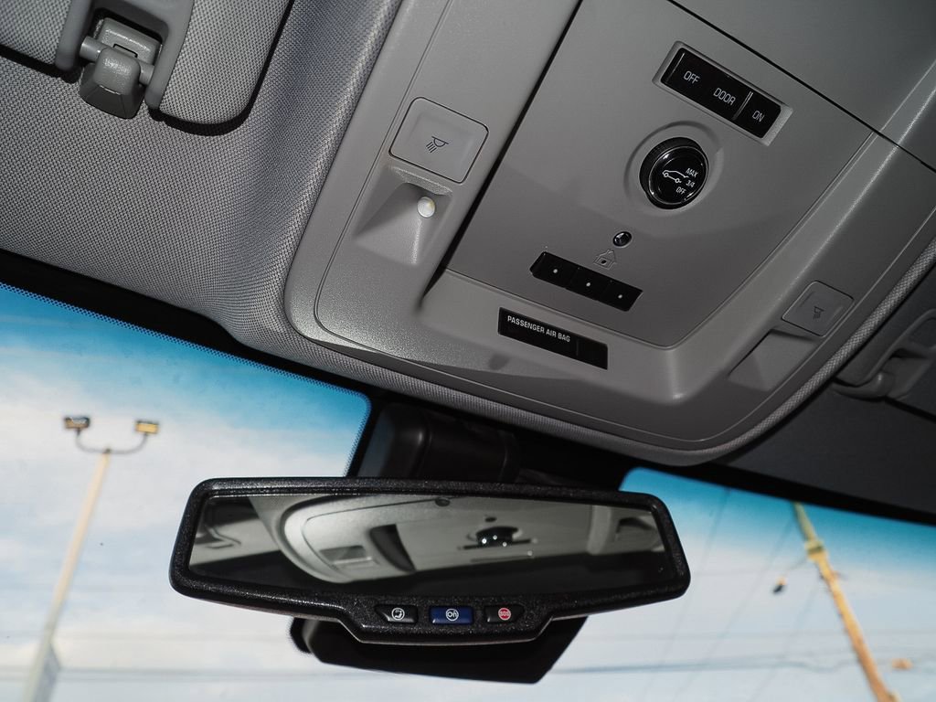 Used 2018 Chevrolet Suburban LT image 35