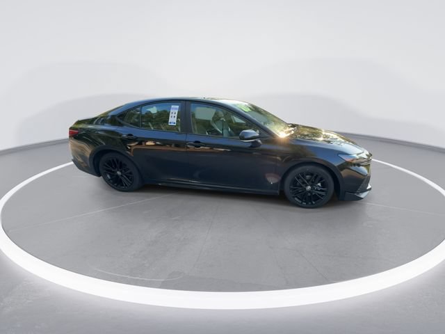 Used 2025 Toyota Camry SE FWD image 9