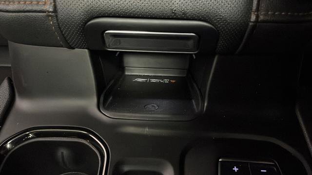Used 2022 GMC Sierra 1500 AT4 w/ AT4 Premium Package AWD/4WD image 23