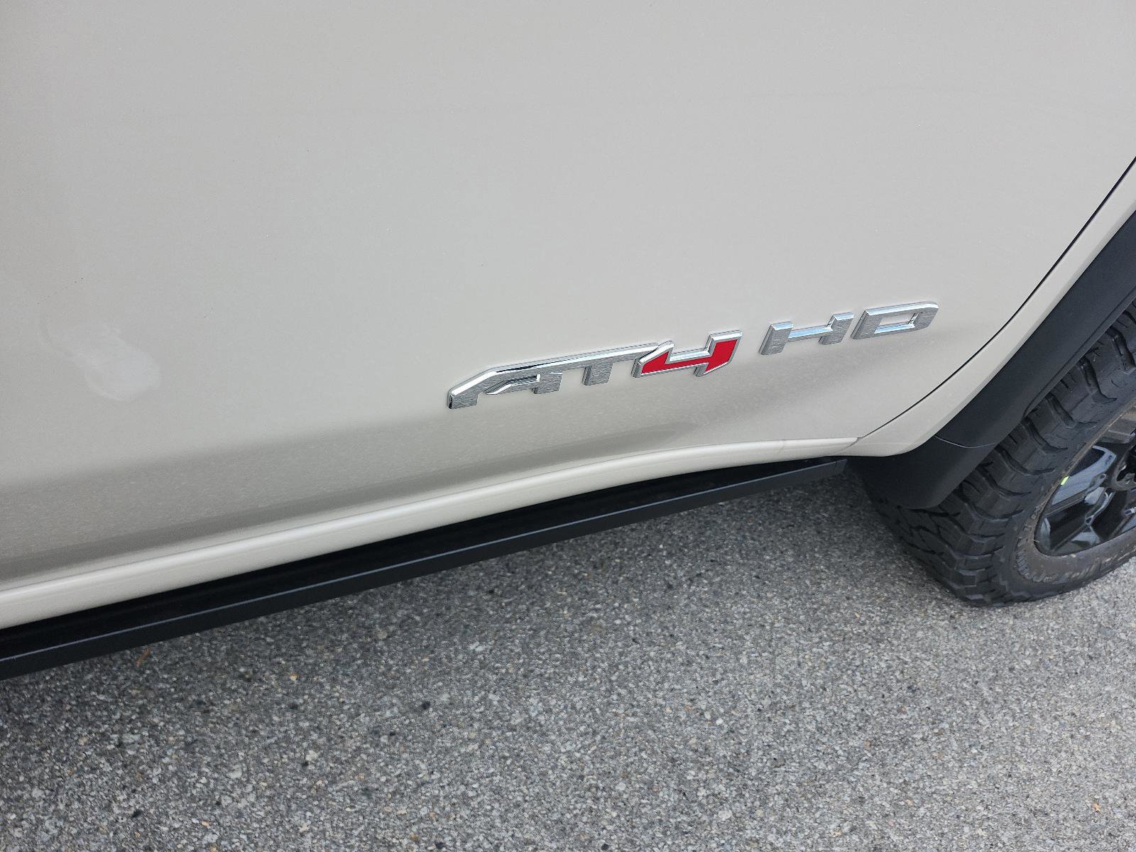 New 2026 GMC Sierra 2500 AT4 w/ AT4 Premium Plus Package image 4