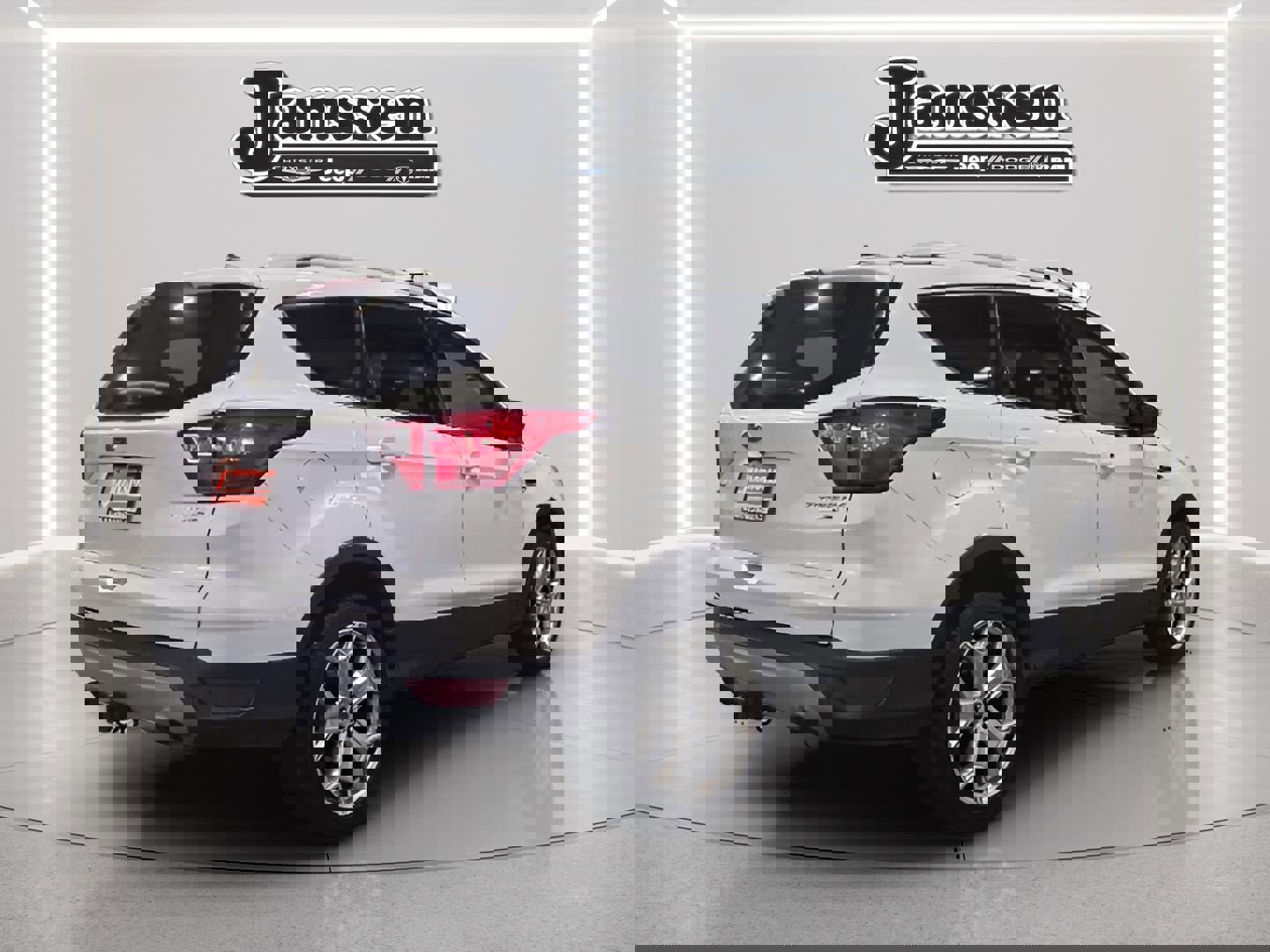 Used 2019 Ford Escape Titanium w/ U9j03 - Titanium Tow Package image 4