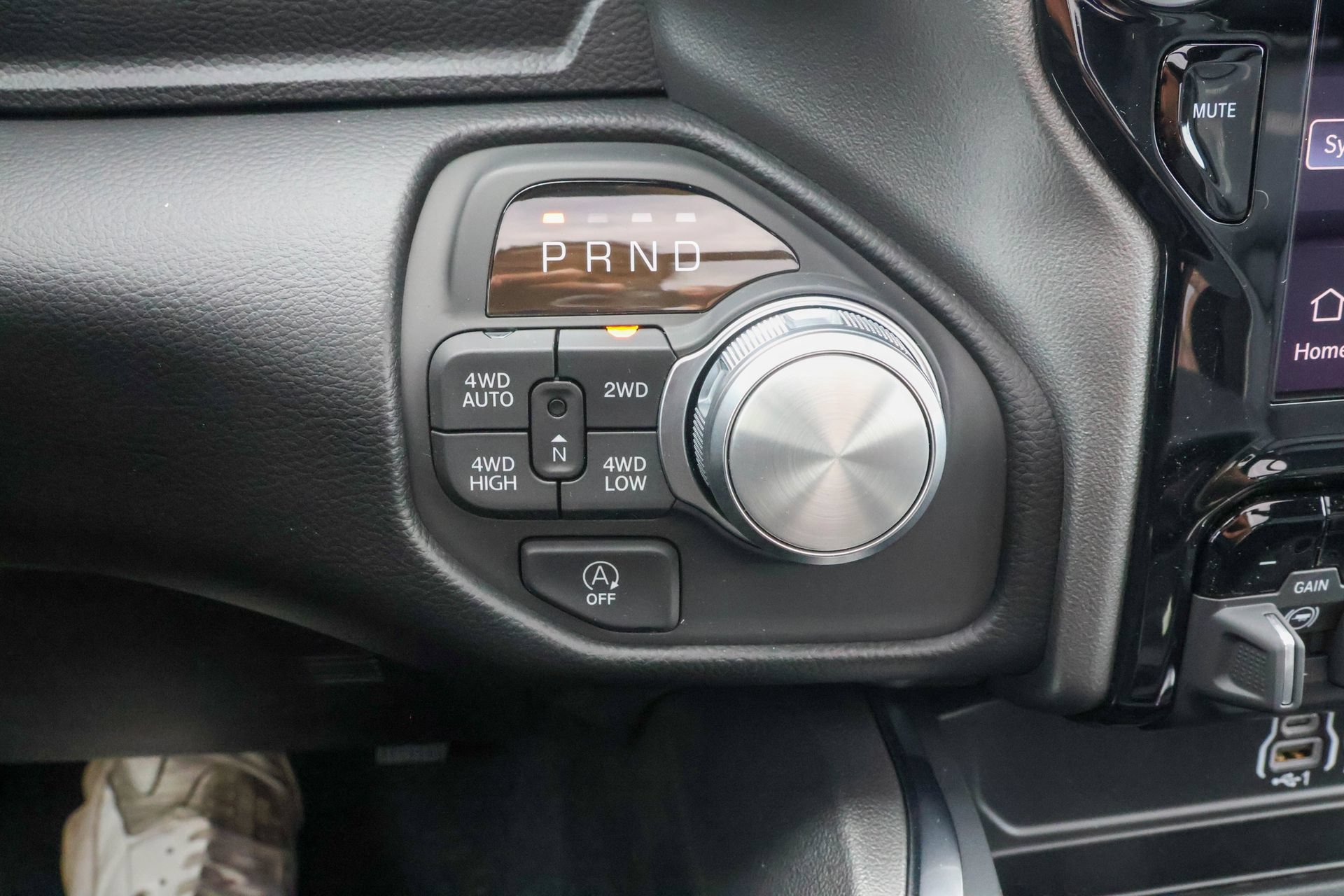 New 2027 RAM 1500 Laramie w/ Night Edition AWD/4WD image 24