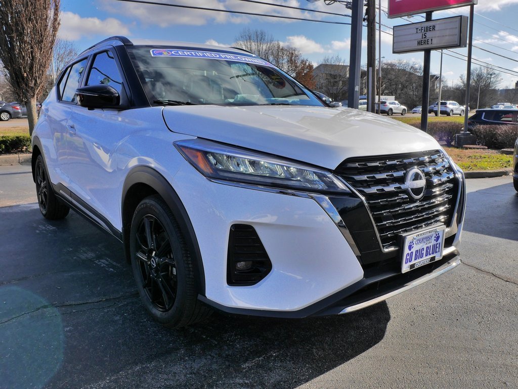 Used 2023 Nissan Kicks SR w/ SR Premium Package image 3