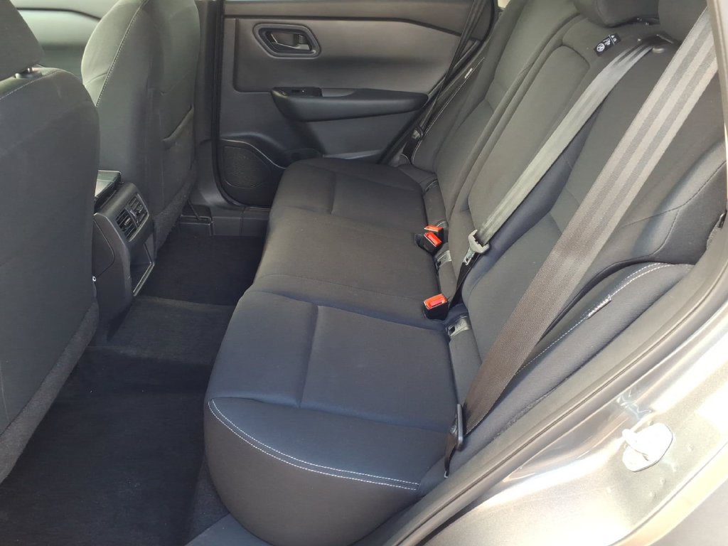 Used 2024 Nissan Rogue S FWD image 13
