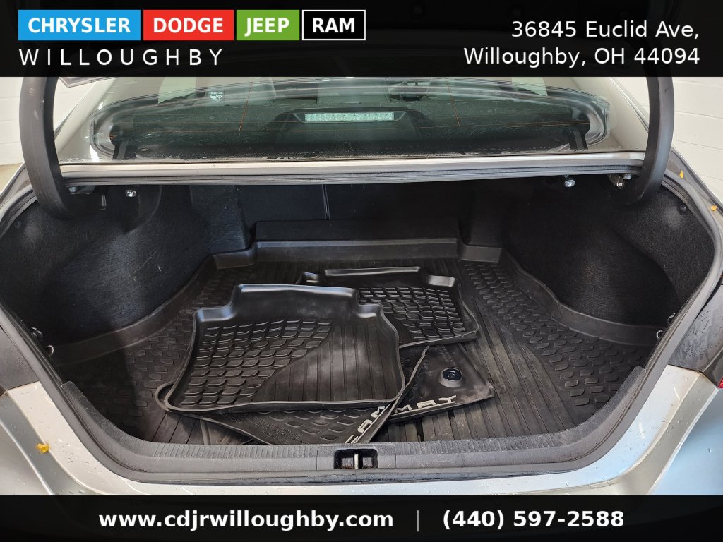 Used 2018 Toyota Camry SE w/ Audio Package FWD image 32