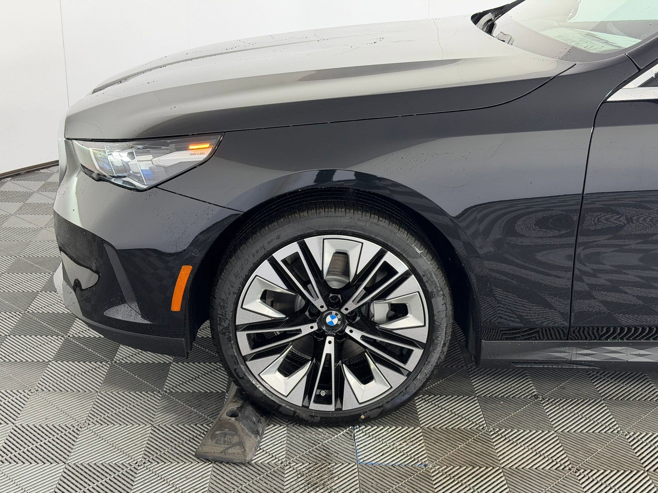 Used 2026 BMW 530i w/ Premium Package RWD image 9
