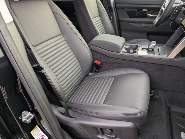New 2025 Land Rover Discovery Sport S image 18
