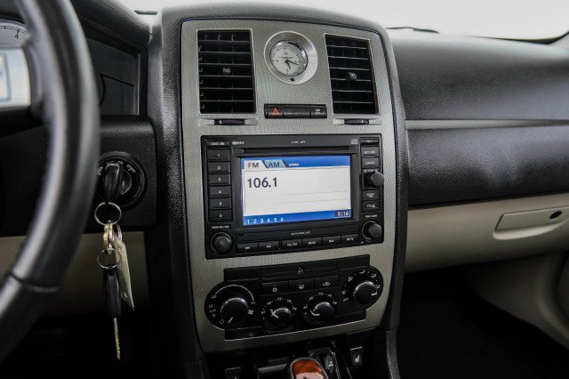 Used 2006 Chrysler 300 Touring image 24