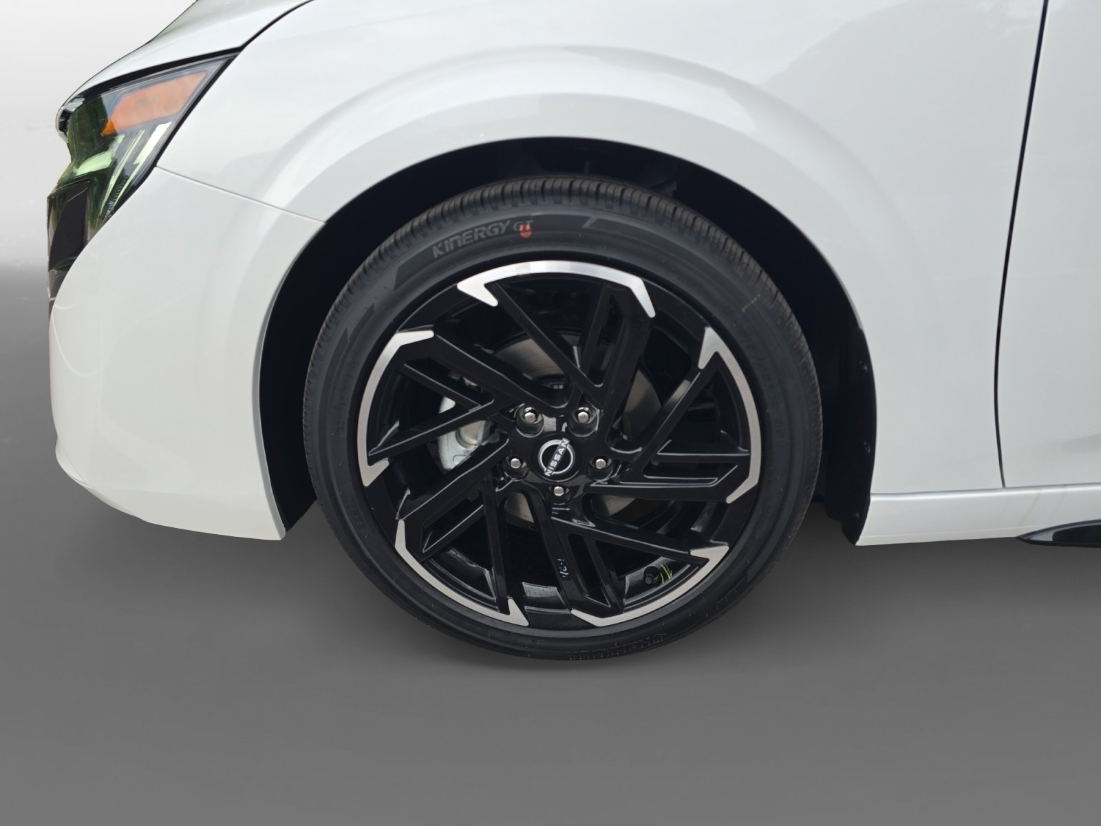 New 2026 Nissan Sentra SR w/ Floor Mat Package FWD image 10