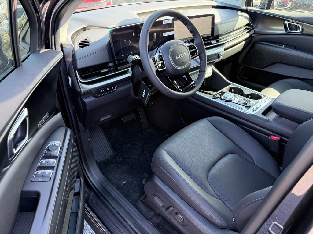 New 2026 Kia Carnival SX image 9