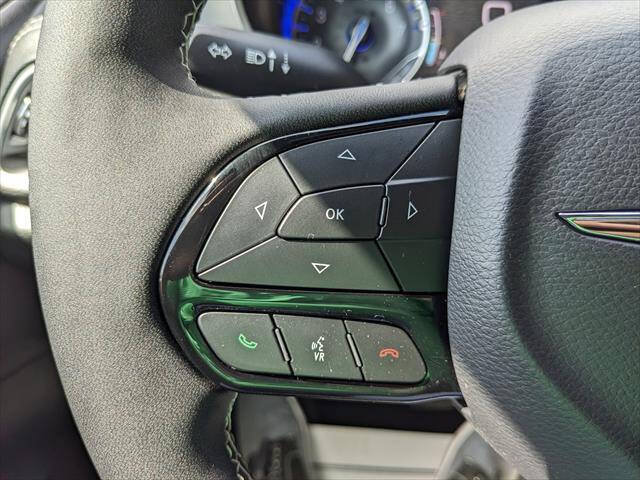Used 2023 Chrysler Pacifica Touring-L w/ Uconnect Theater Family Group AWD/4WD image 20