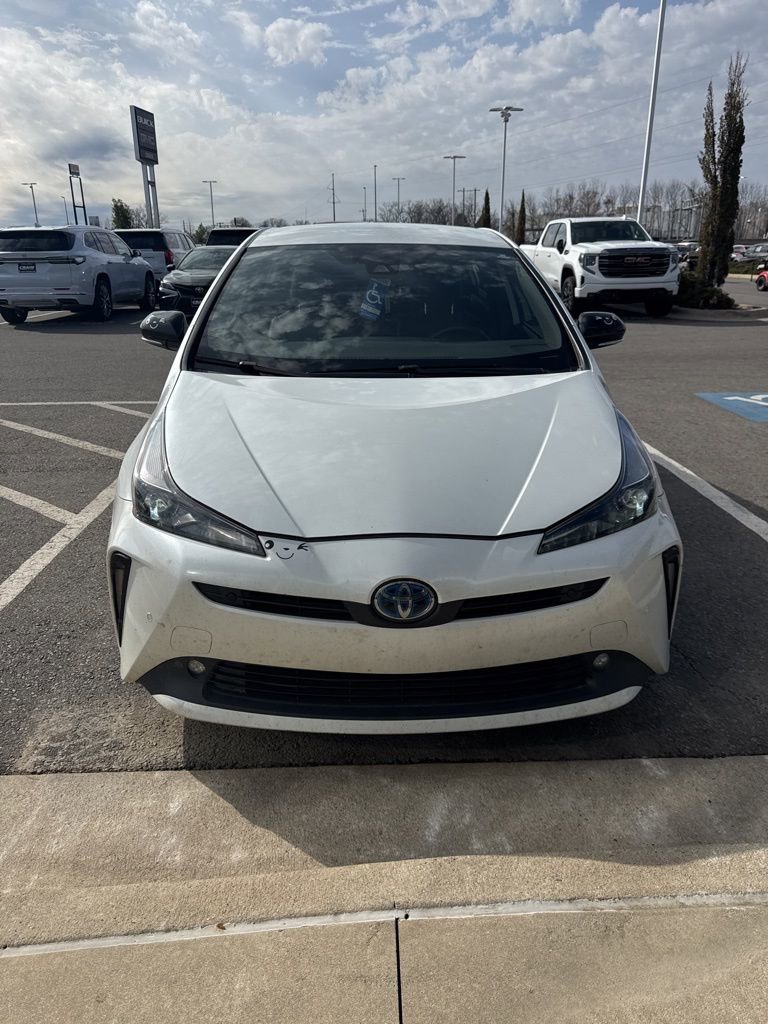 Used 2021 Toyota Prius XLE image 2