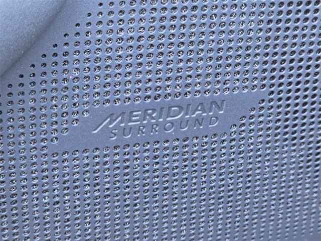 New 2025 Land Rover Range Rover Velar Dynamic SE image 17