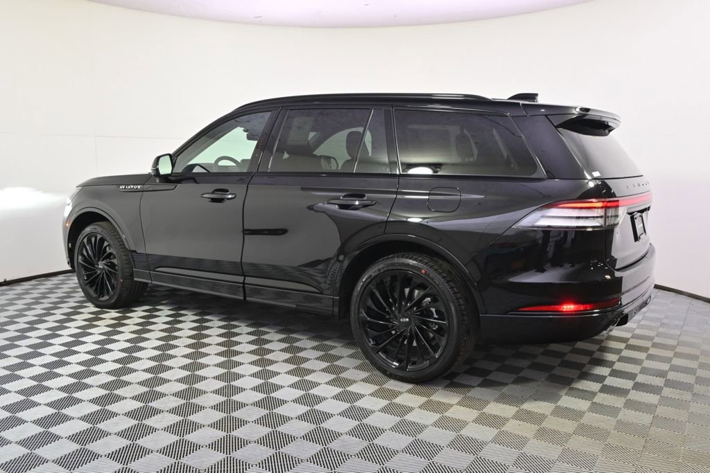 New 2026 Lincoln Aviator Reserve w/ Jet Appearance Package image 3