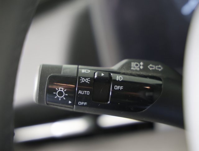 Certified 2024 Kia Carnival SX image 23