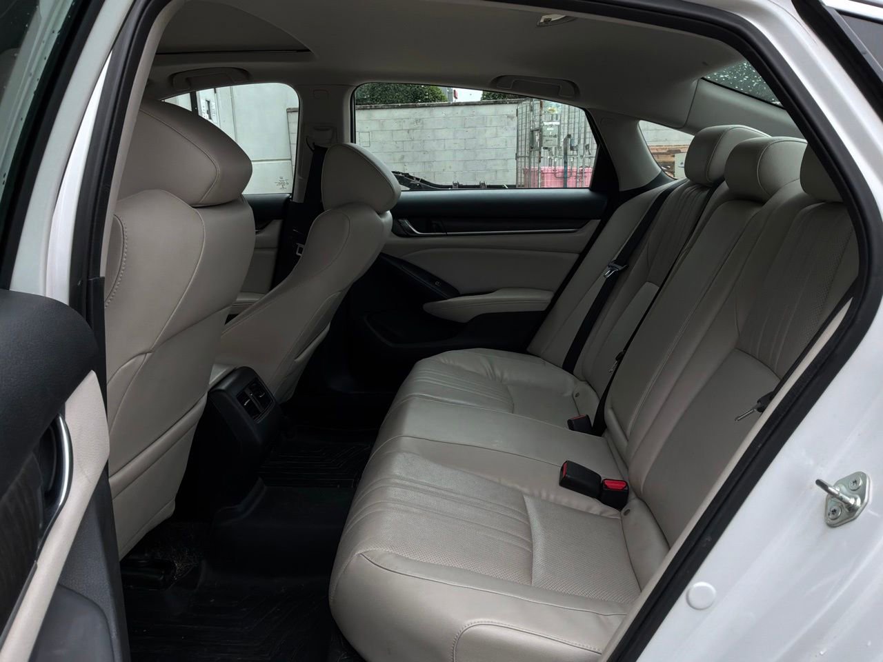 Used 2018 Honda Accord EX-L image 11
