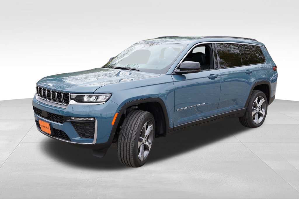 Used 2026 Jeep Grand Cherokee L Limited w/ Trailer Tow Package AWD/4WD image 11