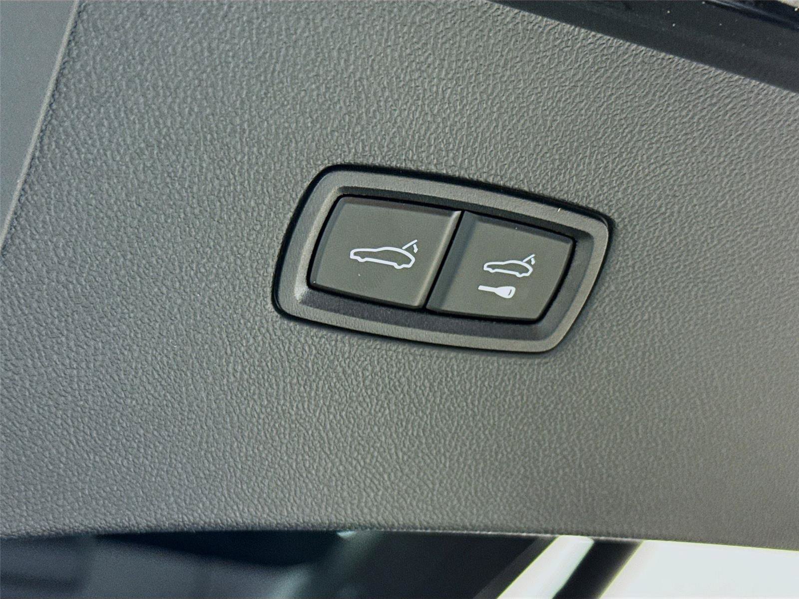 Used 2024 Porsche Cayenne Coupe AWD/4WD image 21